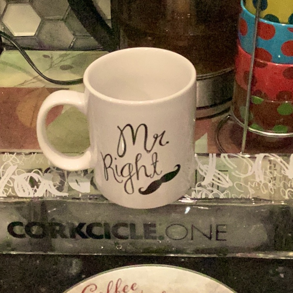 MR RIGHT 12 OUNCE COFFEE CUP/MUG